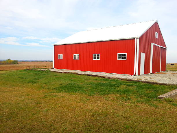 zero overhang – gable end pole building